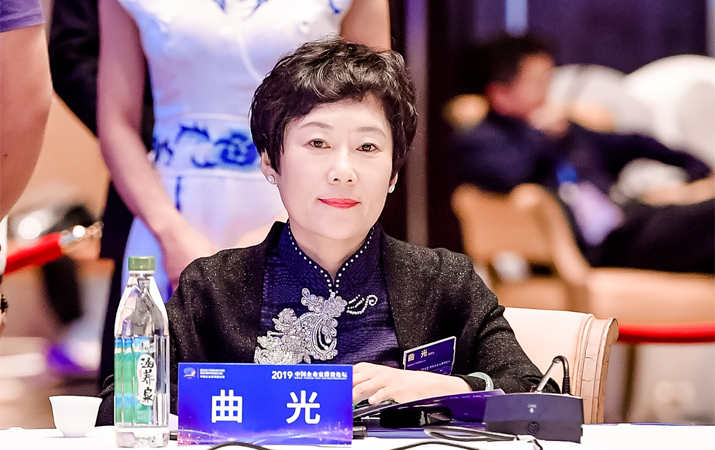 曲光：高效、成熟的私人銀行對(duì)國(guó)家和社會(huì)有積極的意義