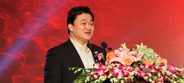 新華網(wǎng)董事長(zhǎng)、總裁田舒斌致開(kāi)幕詞