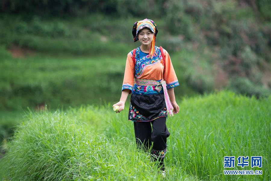 （新華全媒頭條·走向我們的小康生活·圖文互動）（4）那山，那人，那苗寨——十八洞村三代人的奮斗史