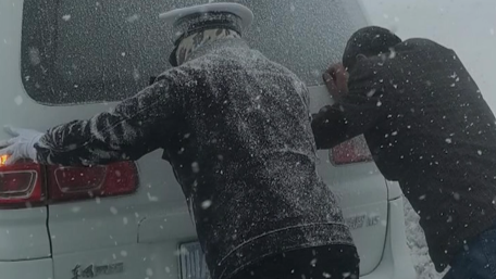 “冰雕”交警找到了！致敬戰(zhàn)斗在抗風(fēng)雪一線的交警