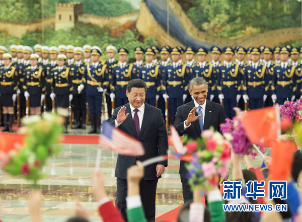 11月12日，國(guó)家主席習(xí)近平在北京人民大會(huì)堂舉行歡迎儀式，歡迎美國(guó)總統(tǒng)奧巴馬對(duì)中國(guó)進(jìn)行國(guó)事訪(fǎng)問(wèn)。 新華社記者 黃敬文 攝